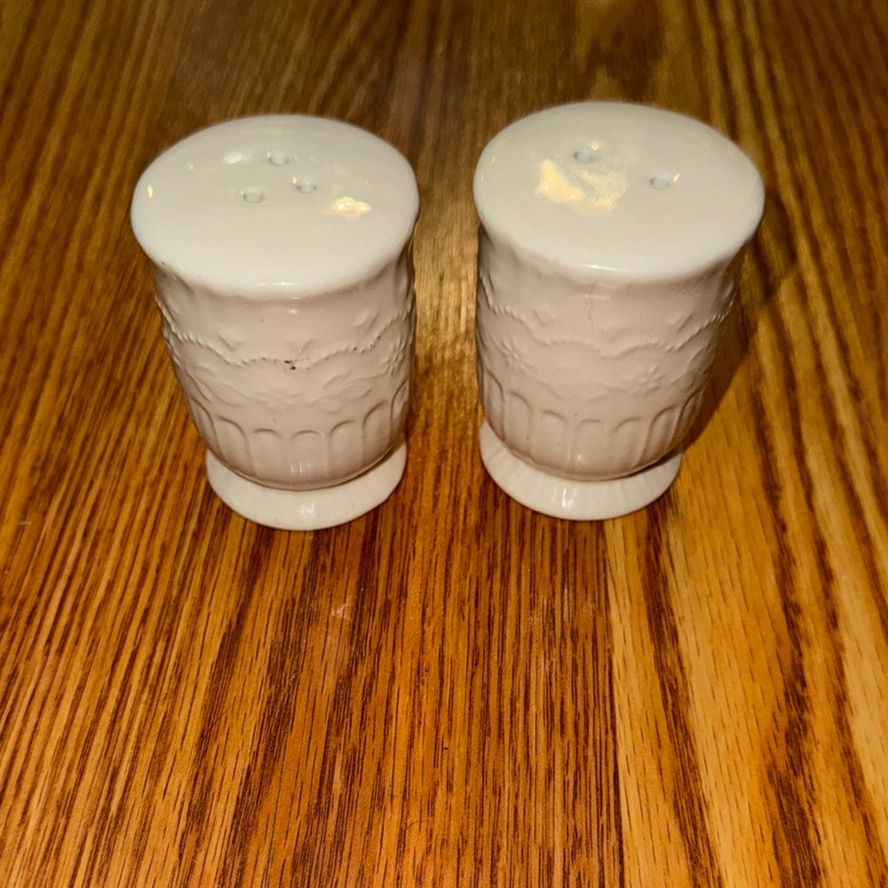 White Ceramic Embossed Salt and Pepper Shakers